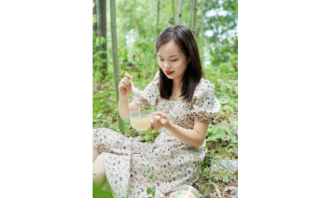 為何99%漂亮女性每天都在喝一杯有機野生葛根粉？